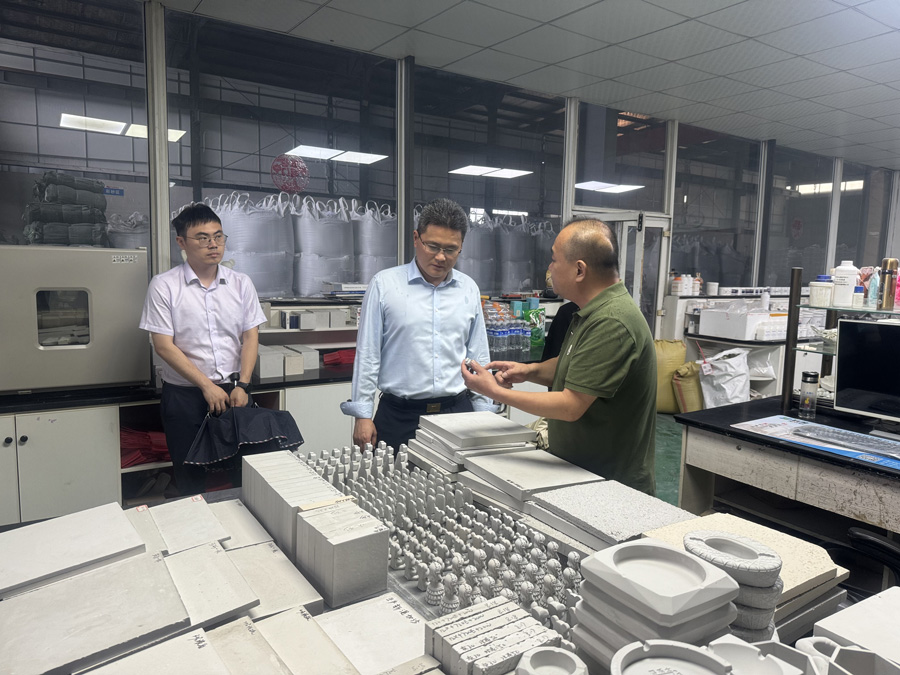 宁国市副市长范志庆一行走访调研宁国克雷士顿建材有限公司
